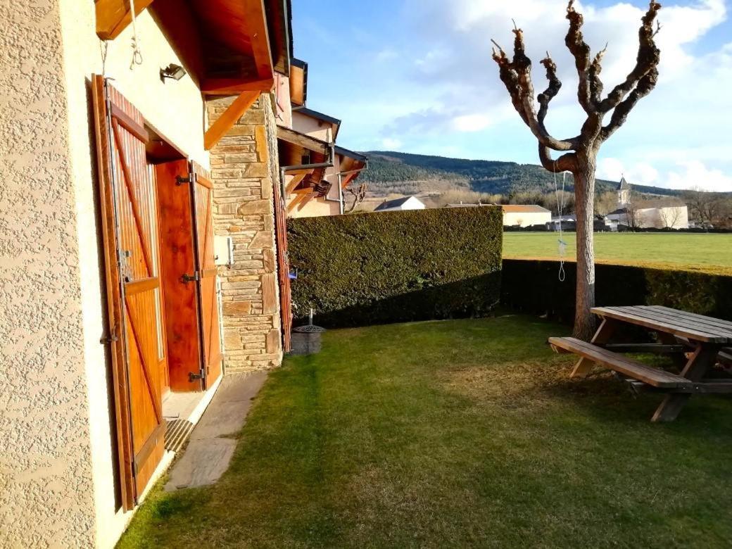 Casa Adosada Para Familias En Santa Leocadia Sainte-Léocadie Esterno foto